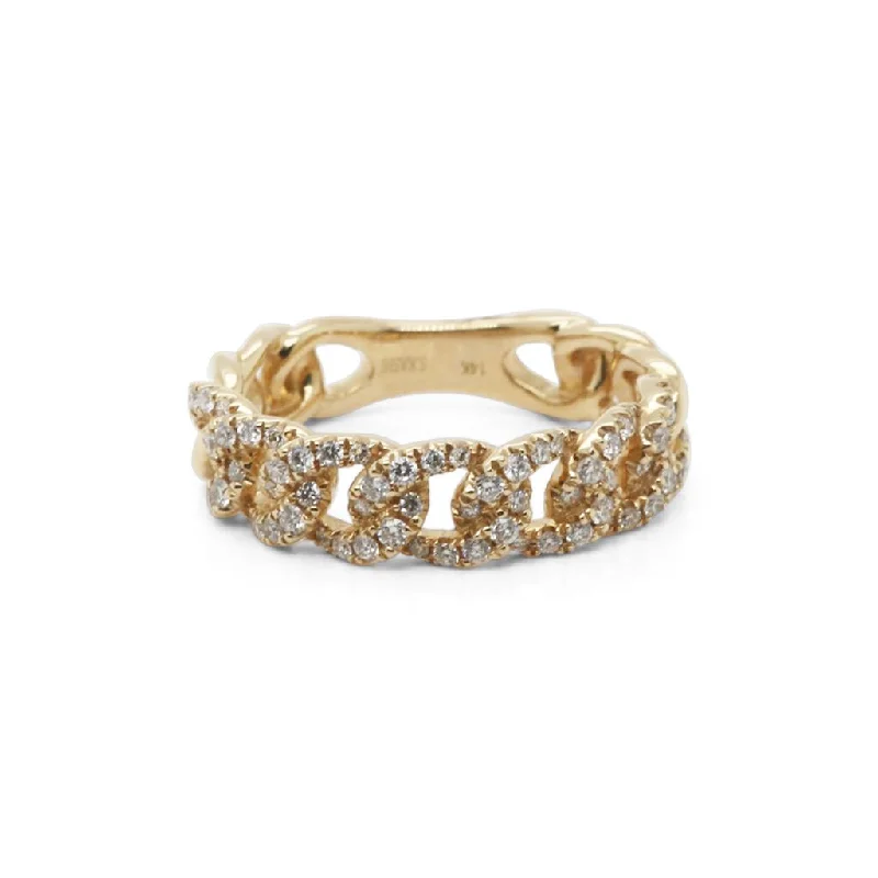 Yellow Gold Oval Interlocking Diamond Band