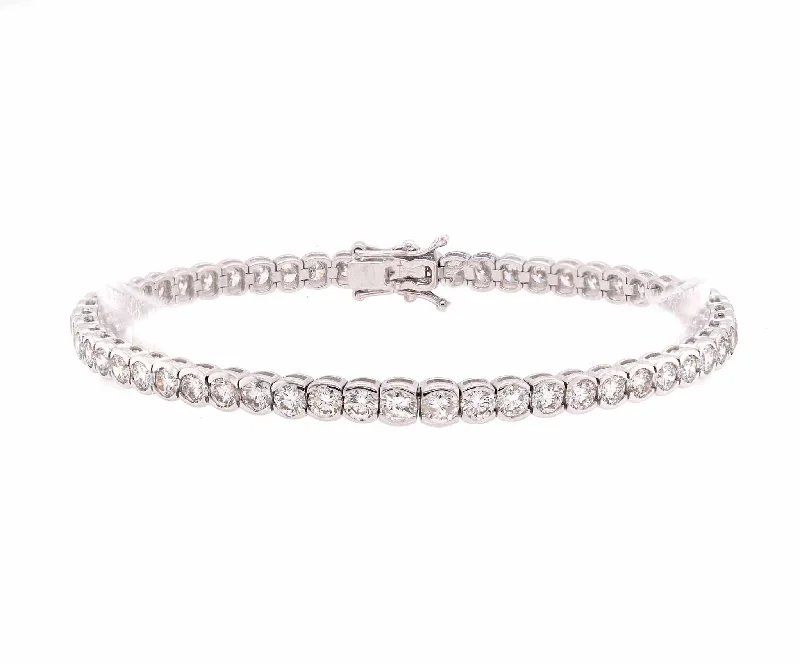 18 Karat White Gold Bezel Set Diamond Tennis Bracelet