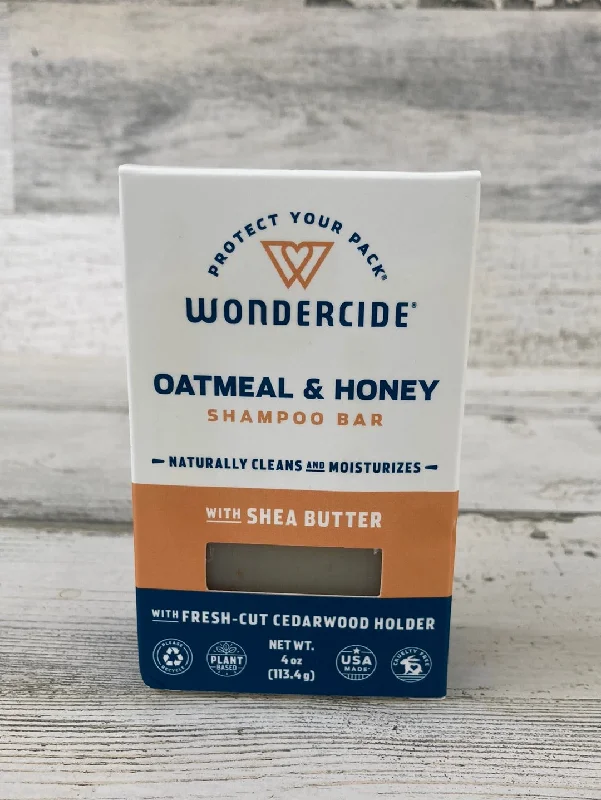 best cat treats for training Wondercide Oatmeal & Honey Shampoo Bar 4oz